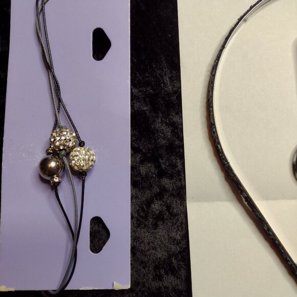 Lot New Claires Icing Black Red Goth Chokers Rings Bracelet Headband & Earrings - Picture 8 of 10